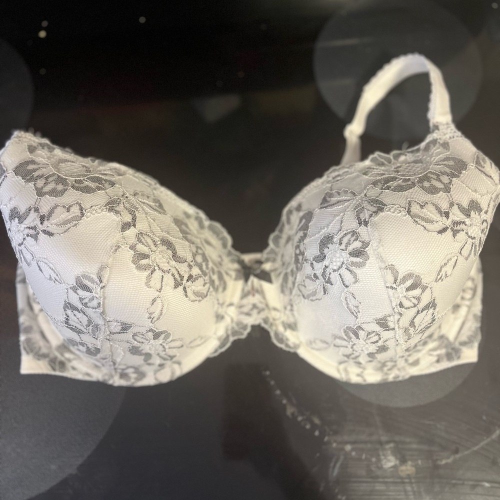 Victoria's Secret Floral Lace Bra - White and Gray